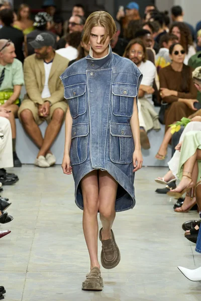 Look 4